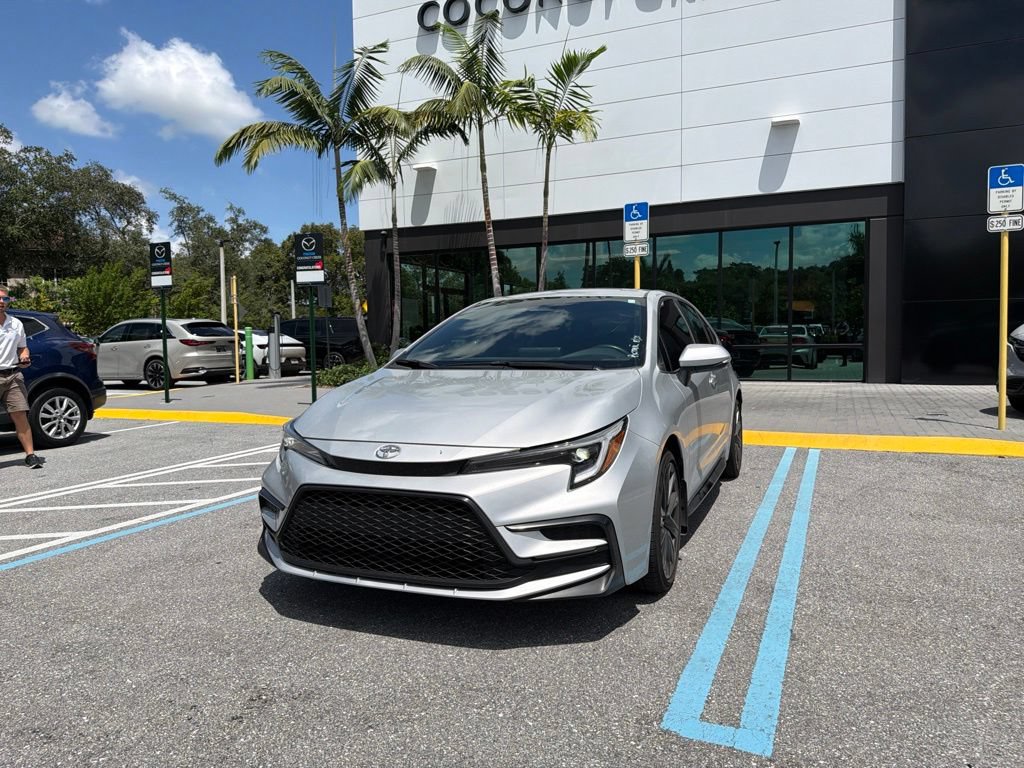 Used 2025 Toyota Corolla SE FWD image 16