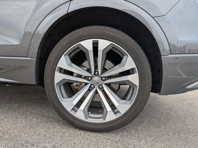 Used 2020 Audi Q8 Premium Plus w/ Premium Plus Package AWD/4WD image 13