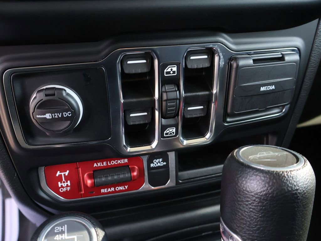 Used 2023 Jeep Gladiator Mojave w/ Trailer Tow Package image 35