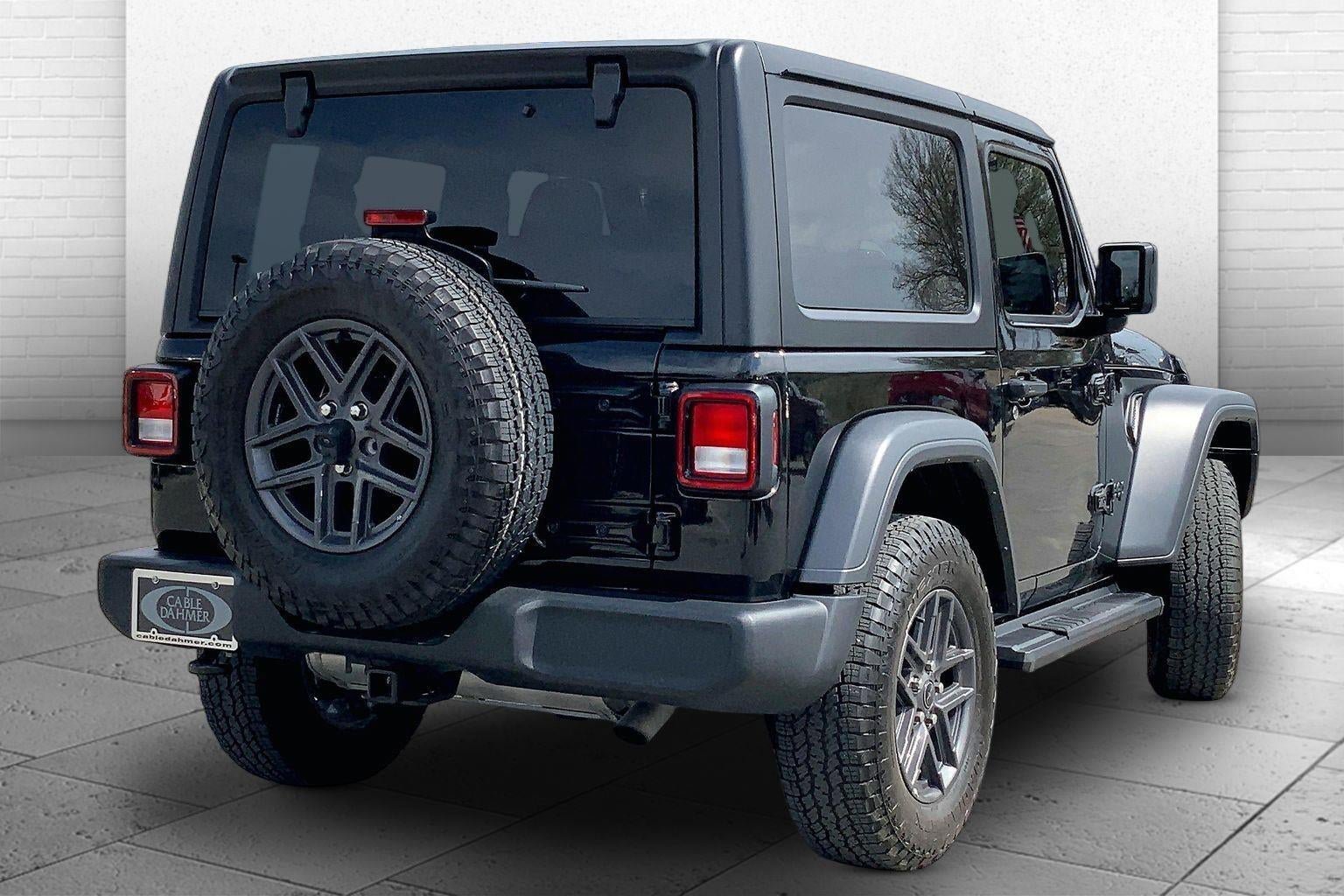 Used 2024 Jeep Wrangler Sport AWD/4WD image 12