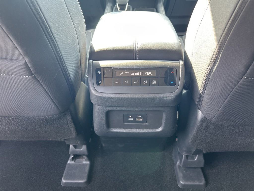 Used 2025 Nissan Pathfinder SV FWD image 13