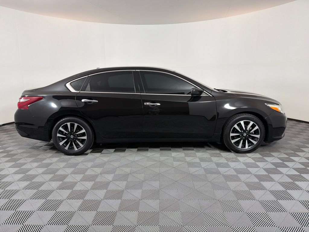 Used 2018 Nissan Altima 2.5 SV FWD image 2