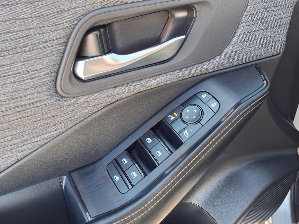 Certified 2023 Nissan Rogue SV image 19