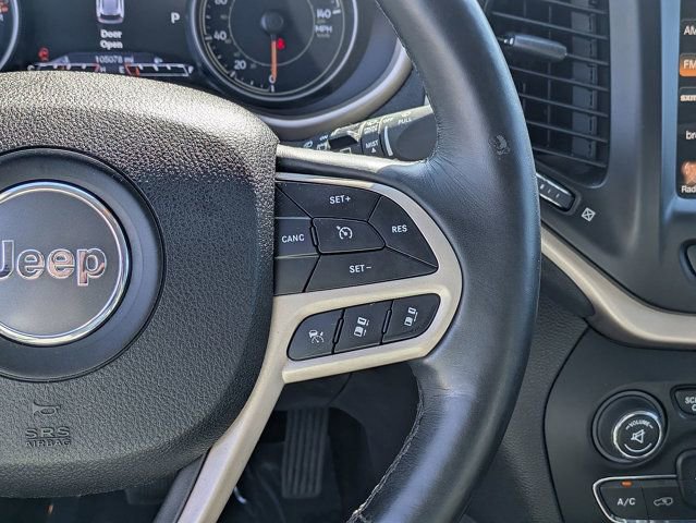 Used 2017 Jeep Cherokee Limited w/ Technology Group FWD image 20