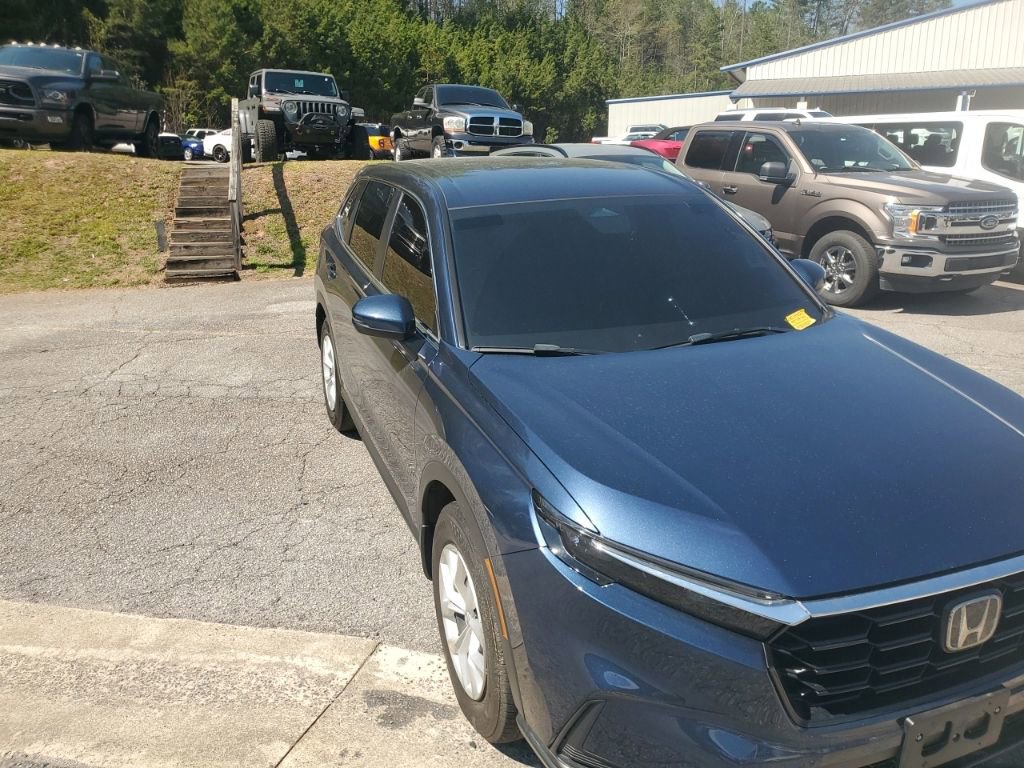 Used 2025 Honda CR-V LX image 4