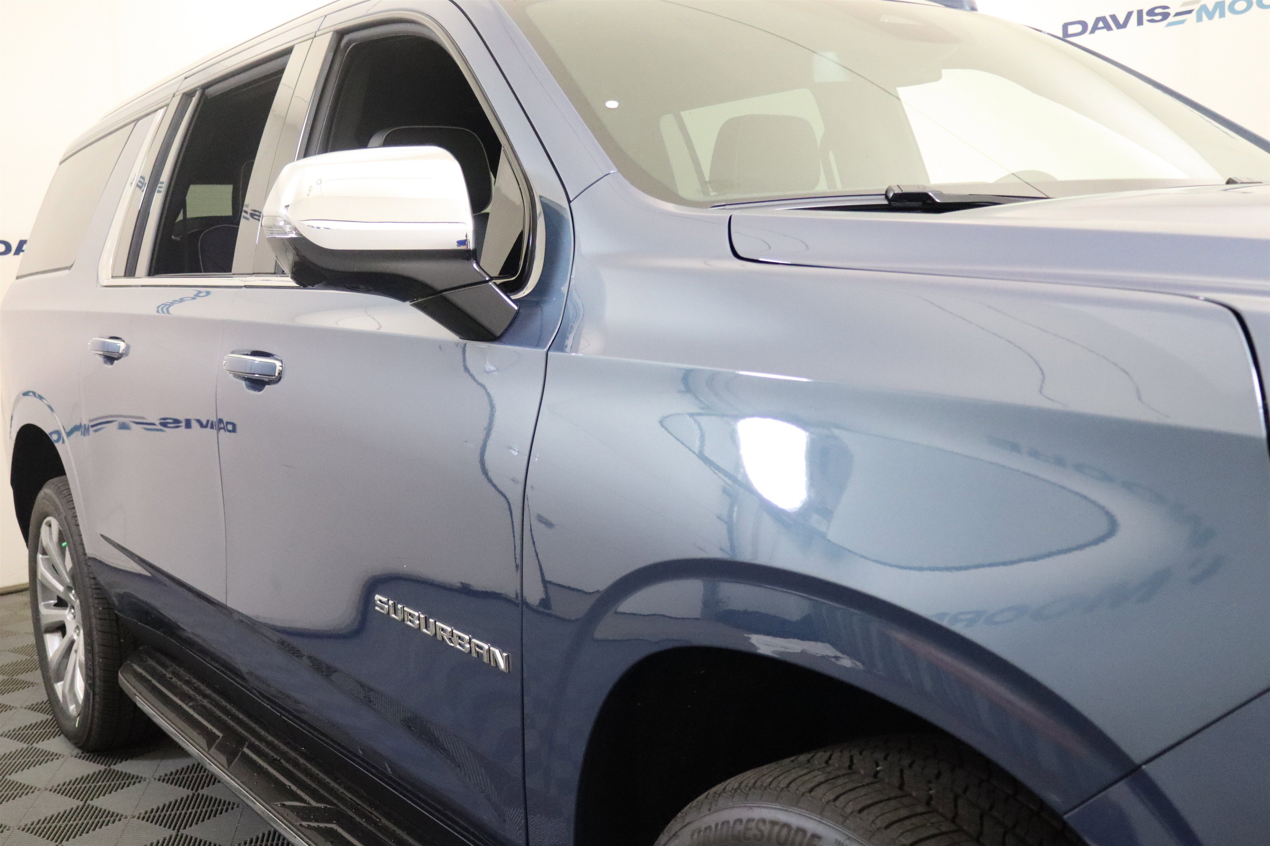 New 2025 Chevrolet Suburban Premier image 3