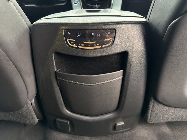 Used 2018 Cadillac Escalade ESV Luxury image 17