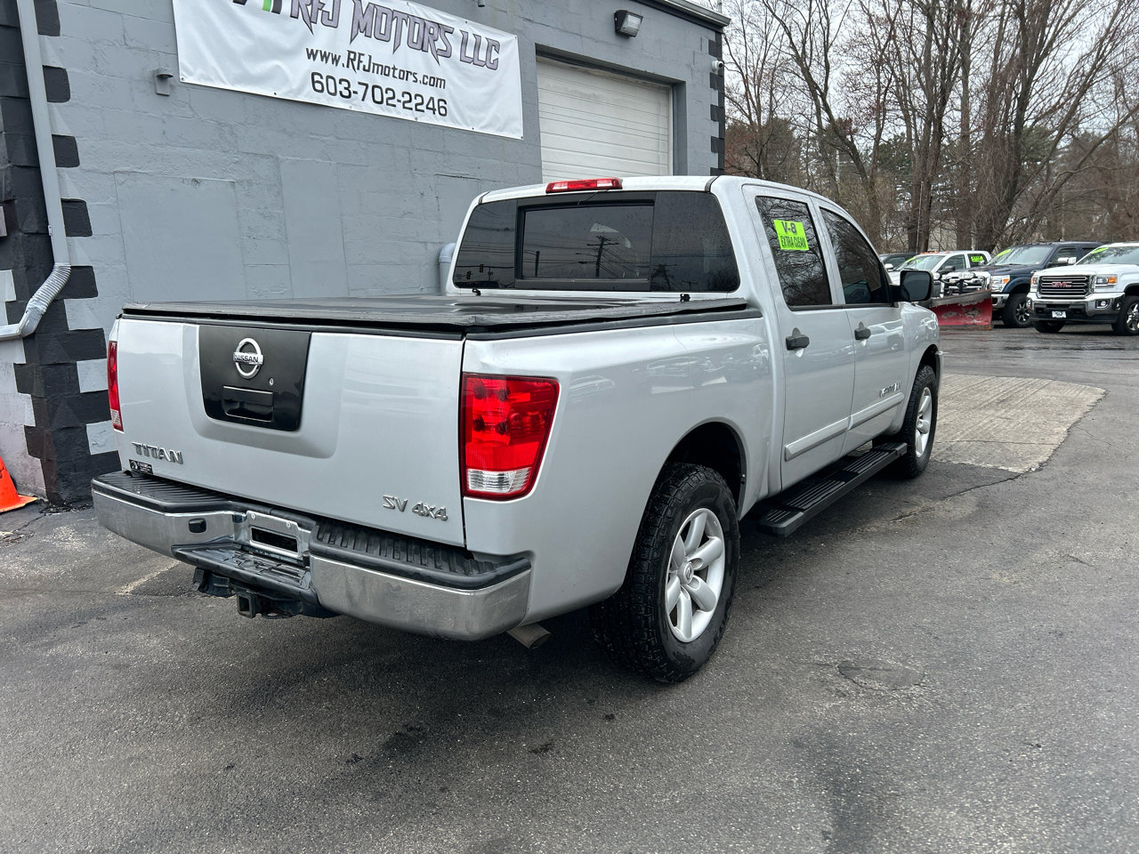 Used 2012 Nissan Titan SV image 7
