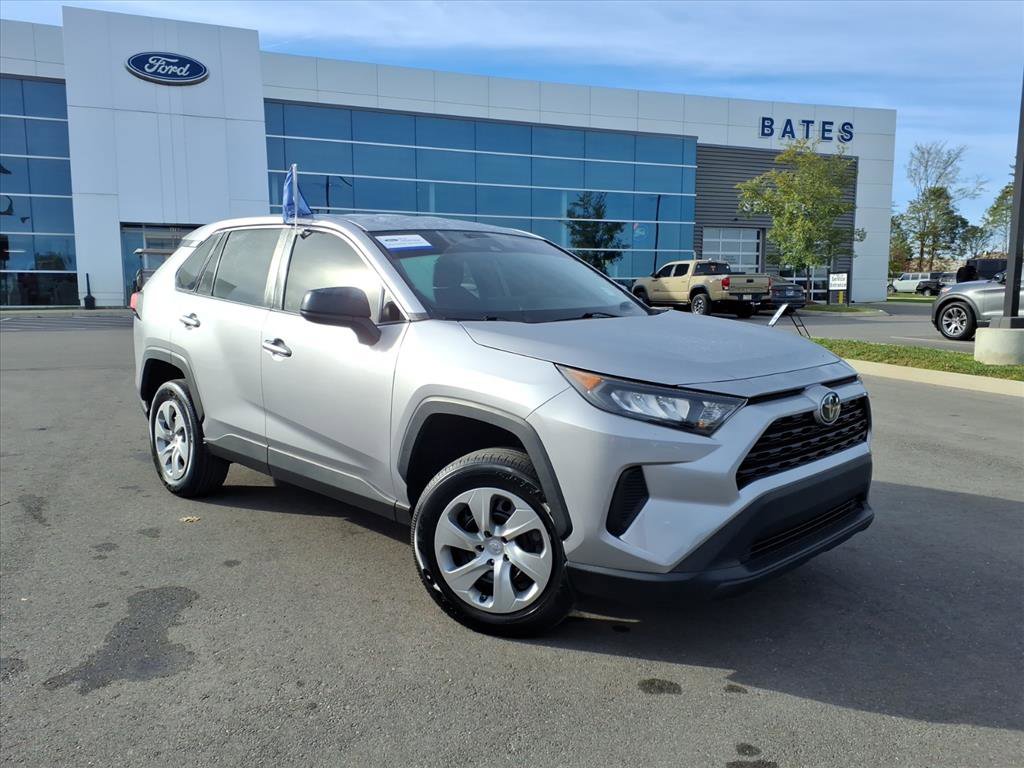 Used 2022 Toyota RAV4 LE image 1