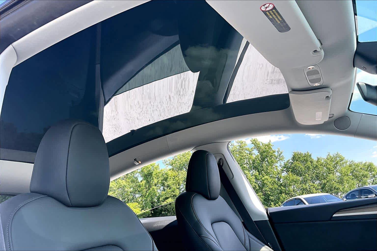 Used 2024 Tesla Model Y Long Range AWD/4WD image 12
