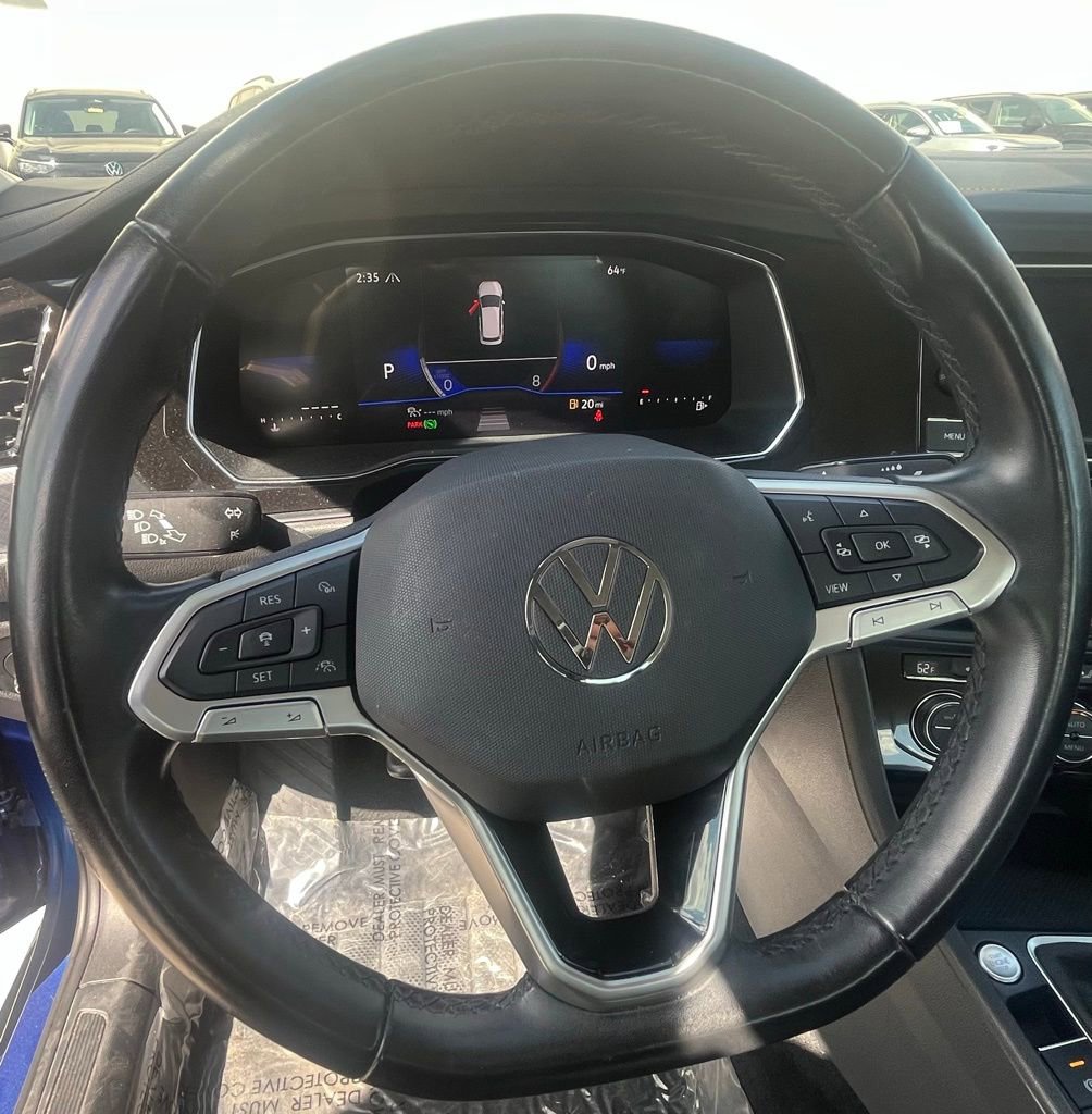 Certified 2024 Volkswagen Jetta SE image 5