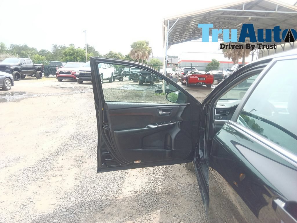Used 2016 Toyota Camry XSE w/ Moonroof Package FWD image 15