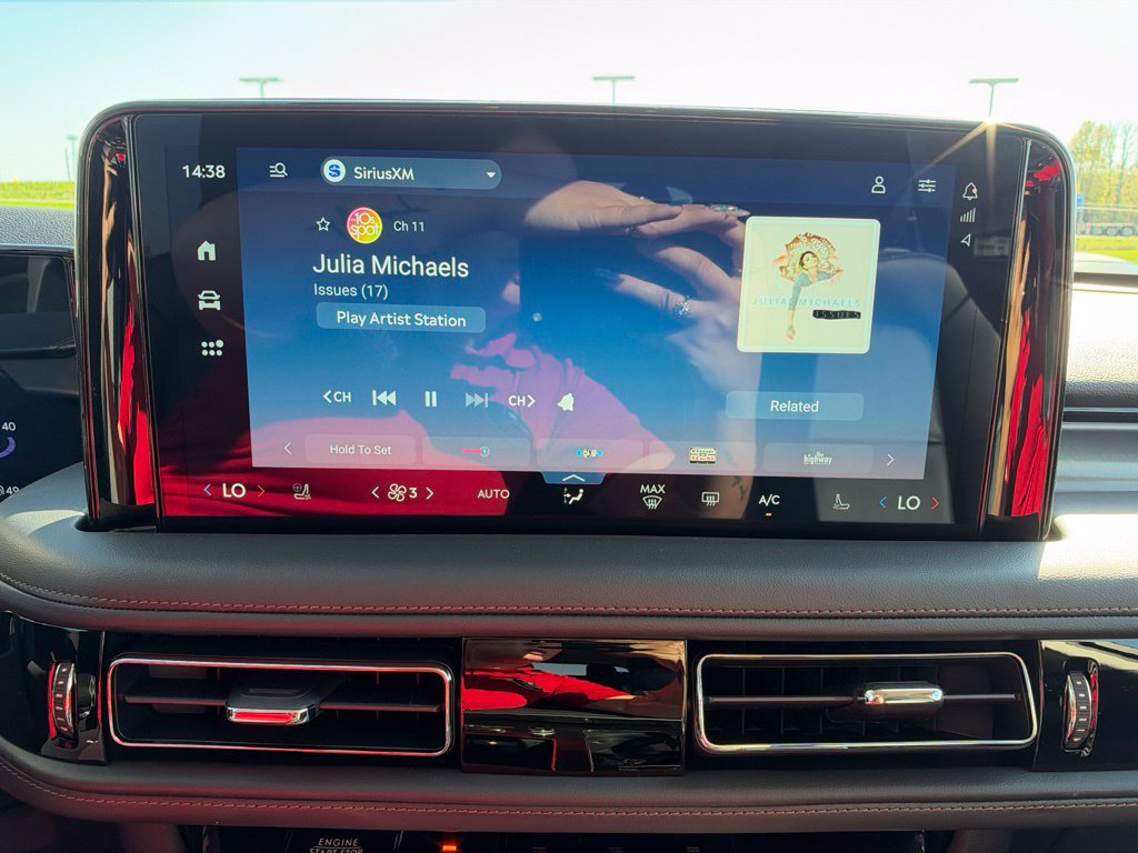 New 2027 Lincoln Aviator AWD image 21