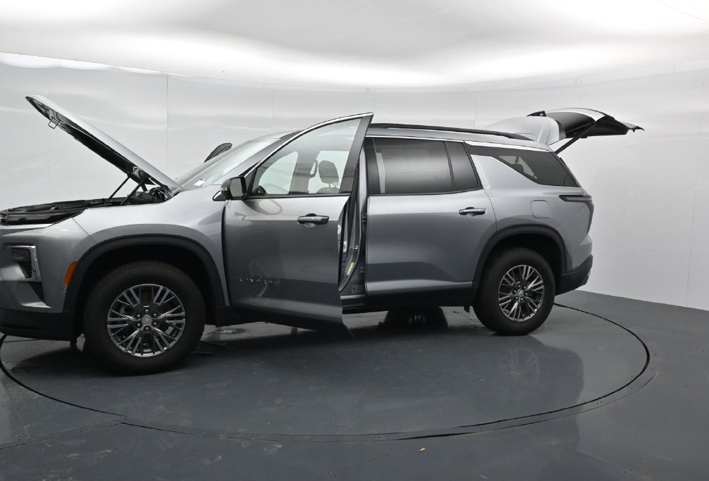 Used 2024 Chevrolet Traverse LT FWD image 40