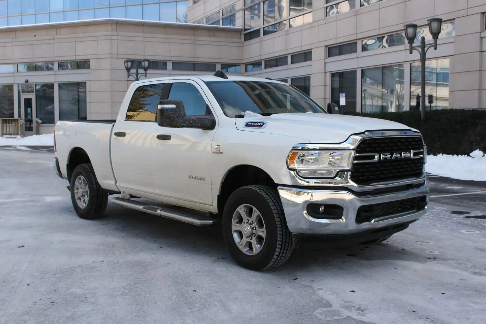 Used 2024 RAM 2500 Big Horn AWD/4WD image 1