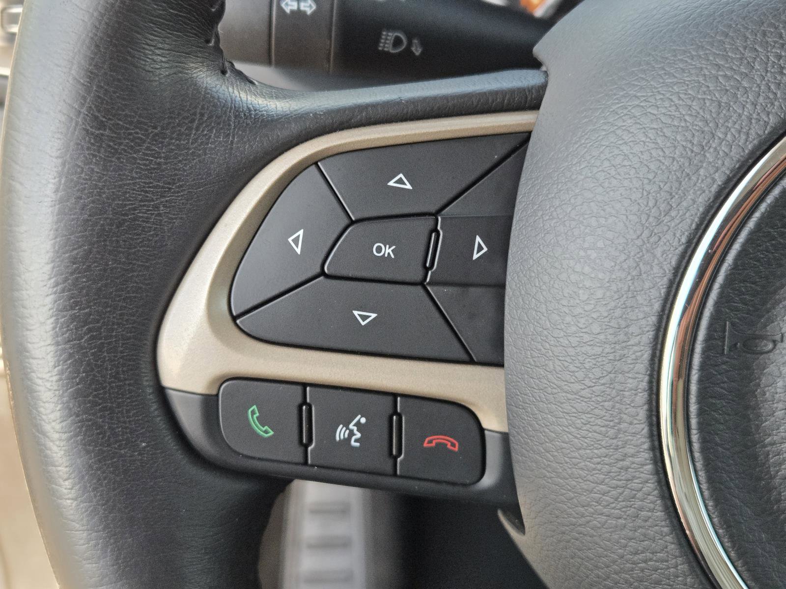 Certified 2016 Jeep Renegade Latitude image 16