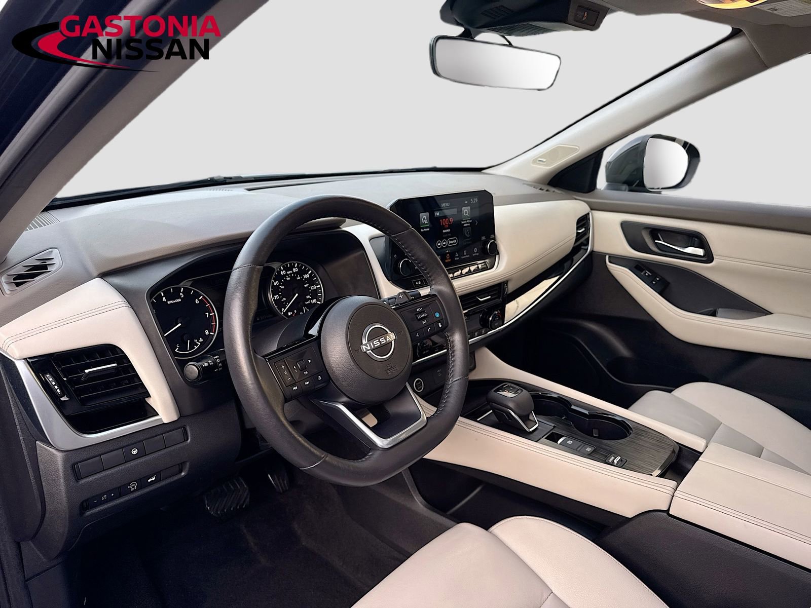 Used 2023 Nissan Rogue SL w/ SL Premium Package image 11