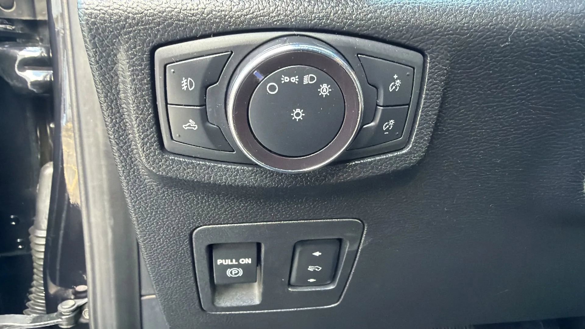 Used 2019 Ford F150 XLT w/ Equipment Group 302A Luxury image 26