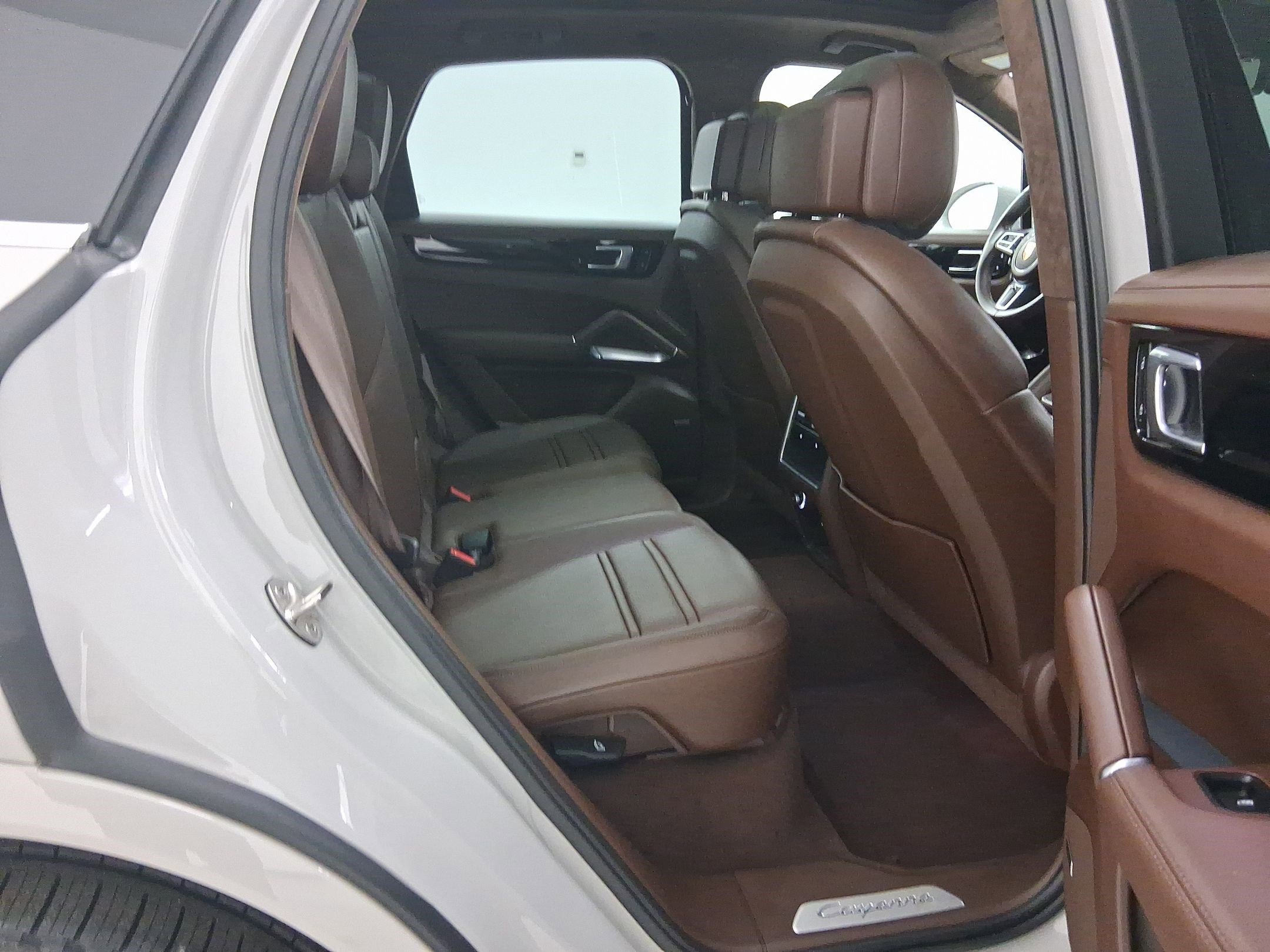 Certified 2022 Porsche Cayenne Turbo image 37