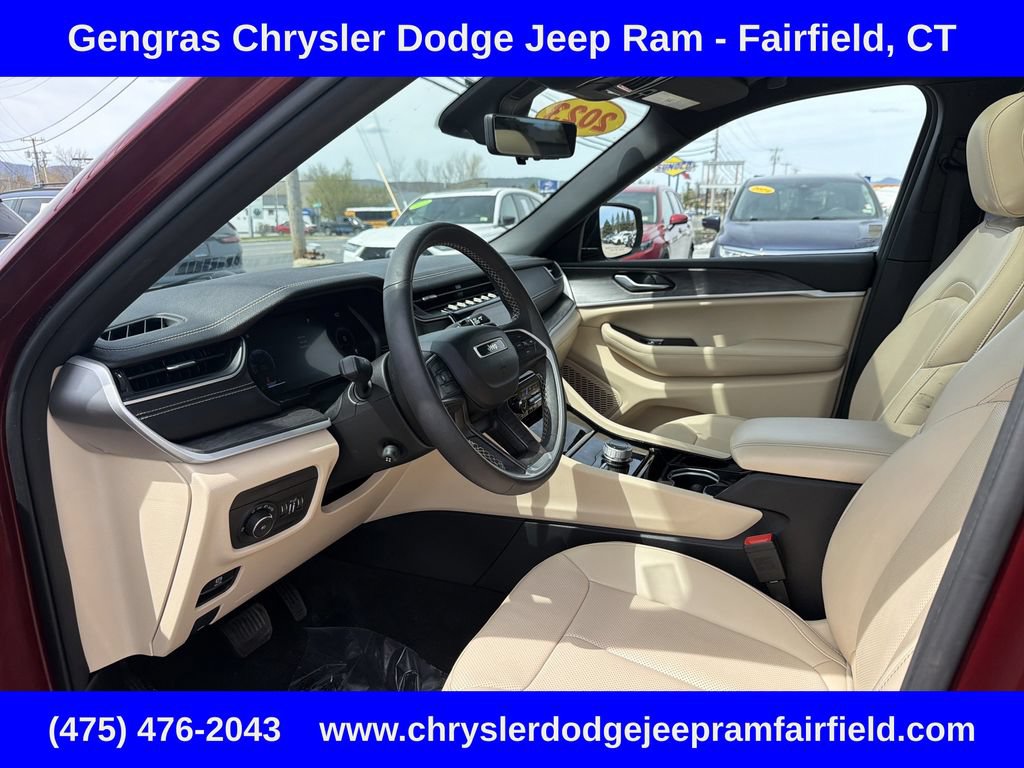 Used 2023 Jeep Grand Cherokee L Limited w/ Luxury Tech Group II AWD/4WD image 15