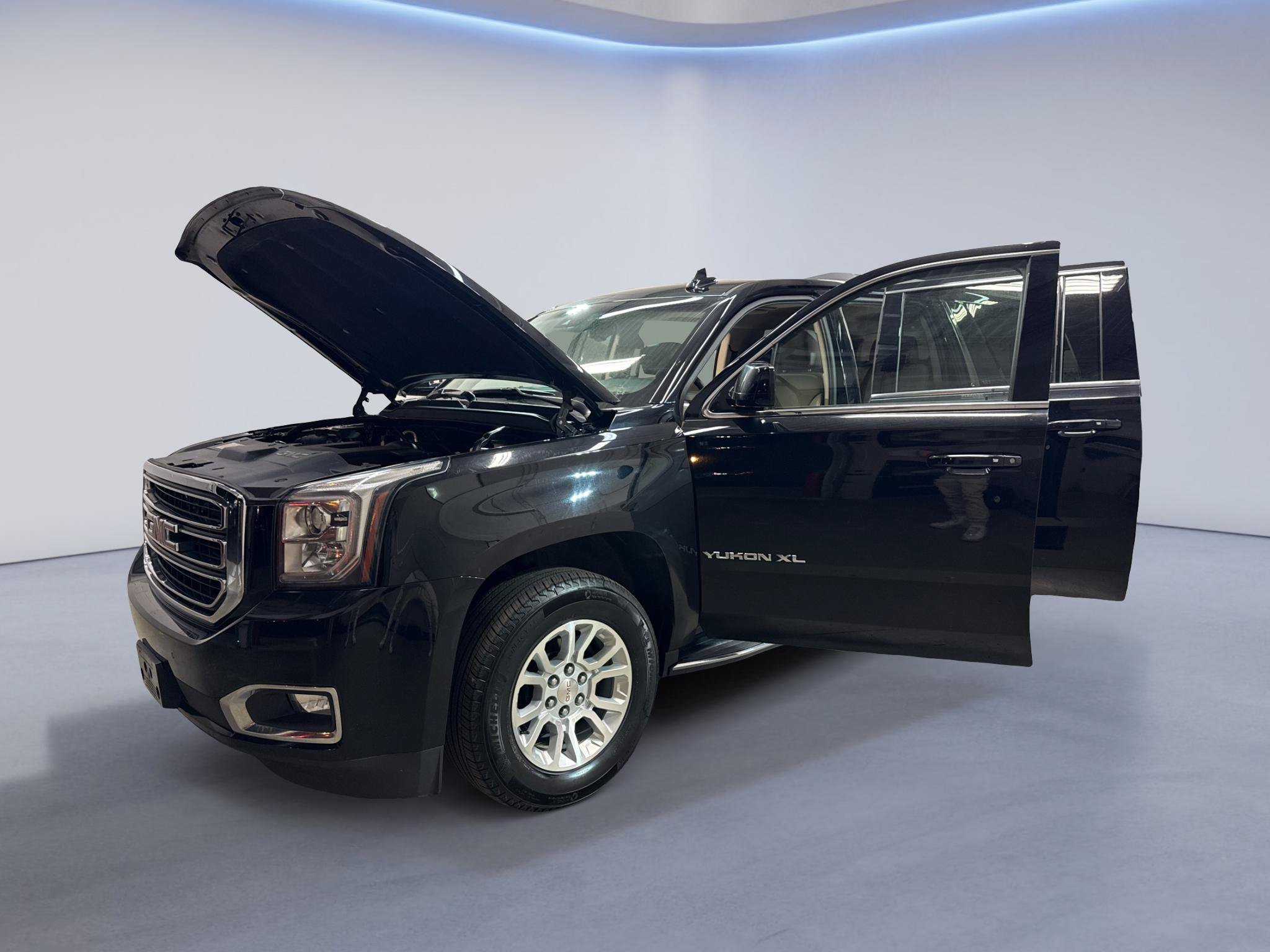 Used 2019 GMC Yukon XL SLT w/ Open Road Package AWD/4WD image 11