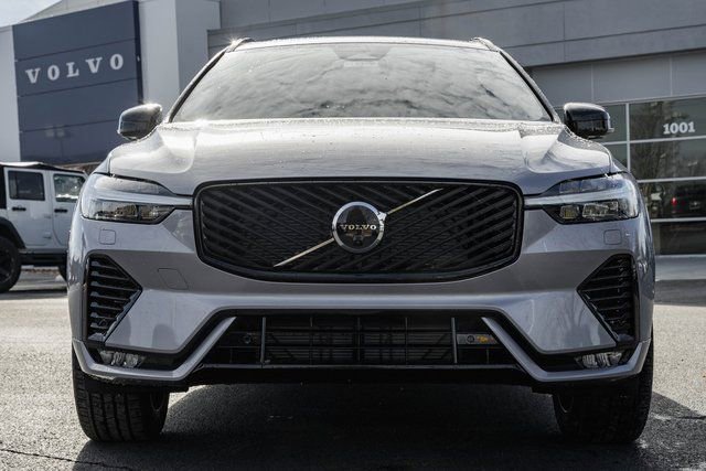 New 2026 Volvo XC60 B5 Plus w/ Protection Package Premier image 2