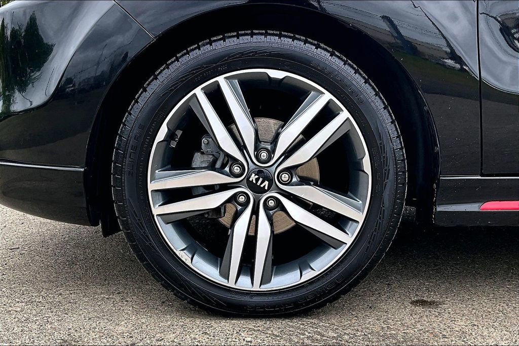 Used 2015 Kia Soul + FWD image 12