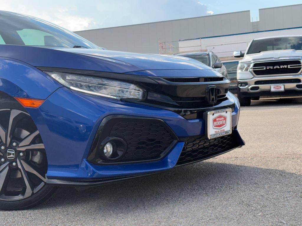 Used 2018 Honda Civic Sport Touring image 3