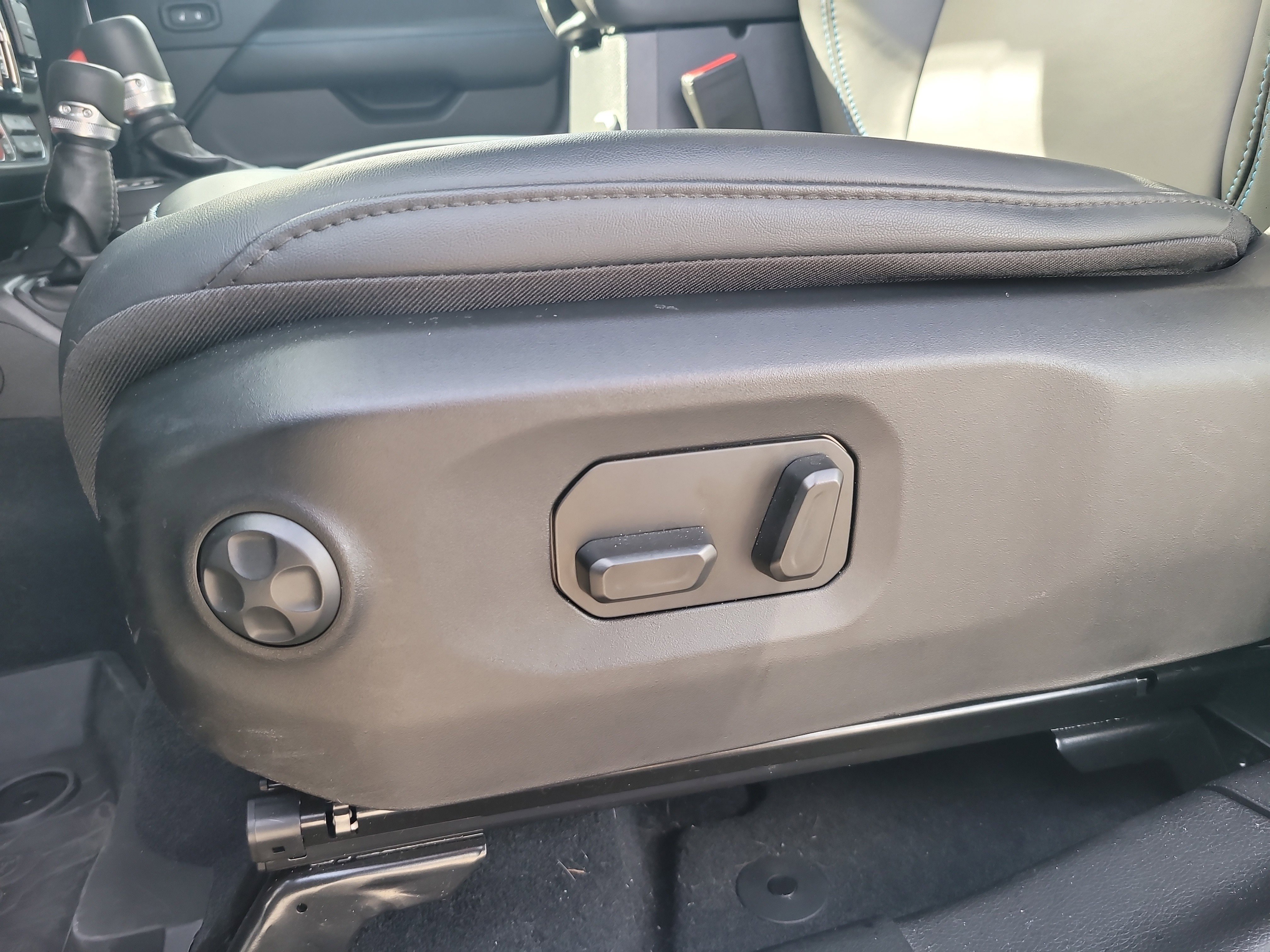 Used 2024 Jeep Wrangler Unlimited Rubicon 4xe image 17