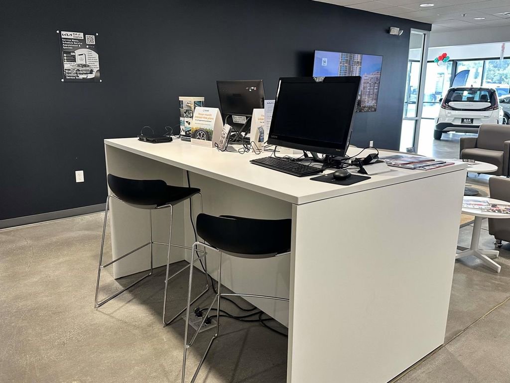 Used 2024 Chevrolet Silverado 2500 High Country image 36