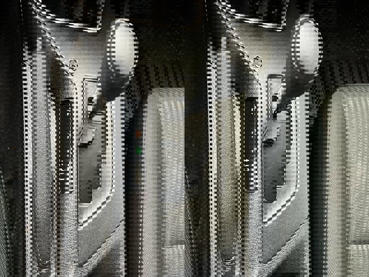 Used 2017 Toyota RAV4 LE w/ Carpet Mat Package image 18