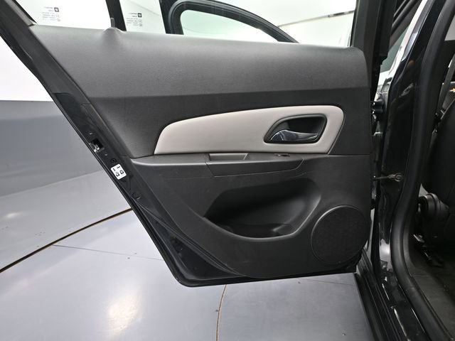 Used 2015 Chevrolet Cruze LS FWD image 30