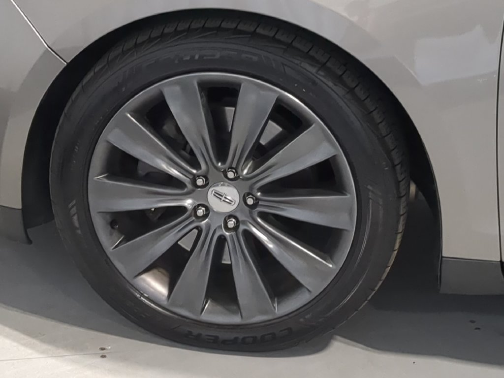 Used 2015 Lincoln MKS AWD w/ Equipment Group 201A image 16