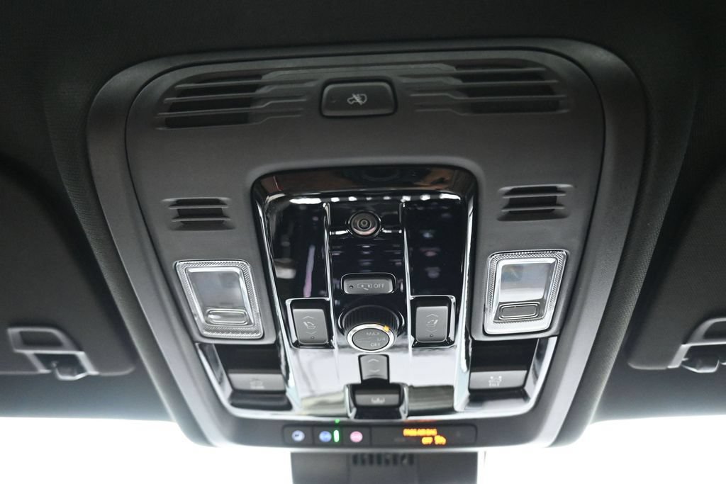 Used 2026 GMC Yukon XL Denali Ultimate AWD/4WD image 31