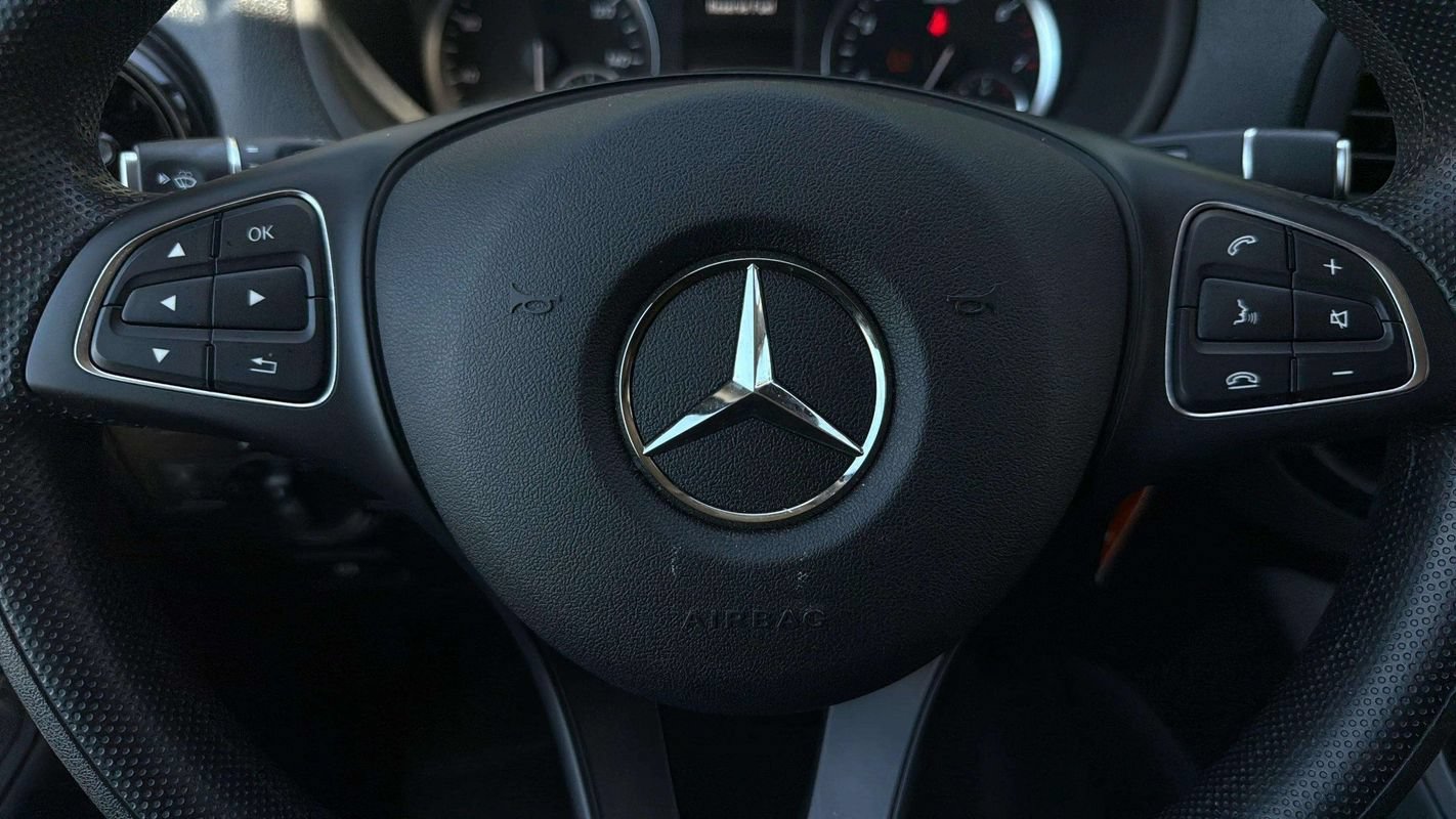 Used 2023 Mercedes-Benz Metris image 12