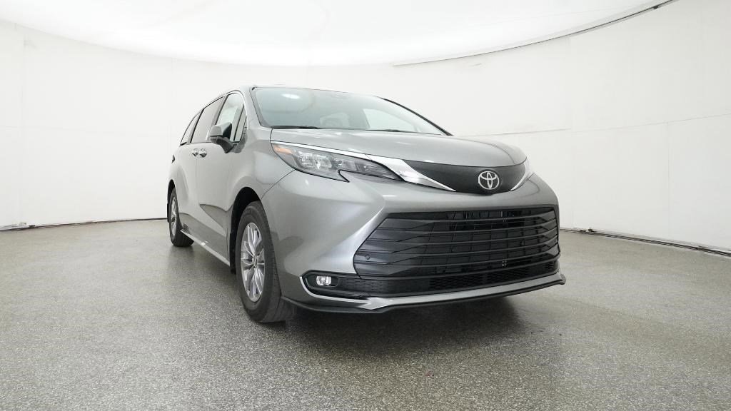 New 2026 Toyota Sienna XLE image 31