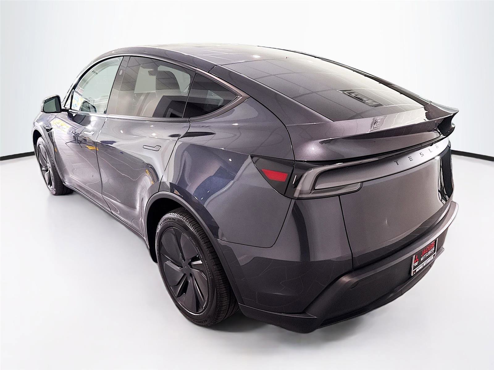 Used 2026 Tesla Model Y 2WD image 28