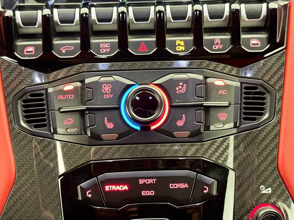 Used 2018 Lamborghini Aventador S image 16