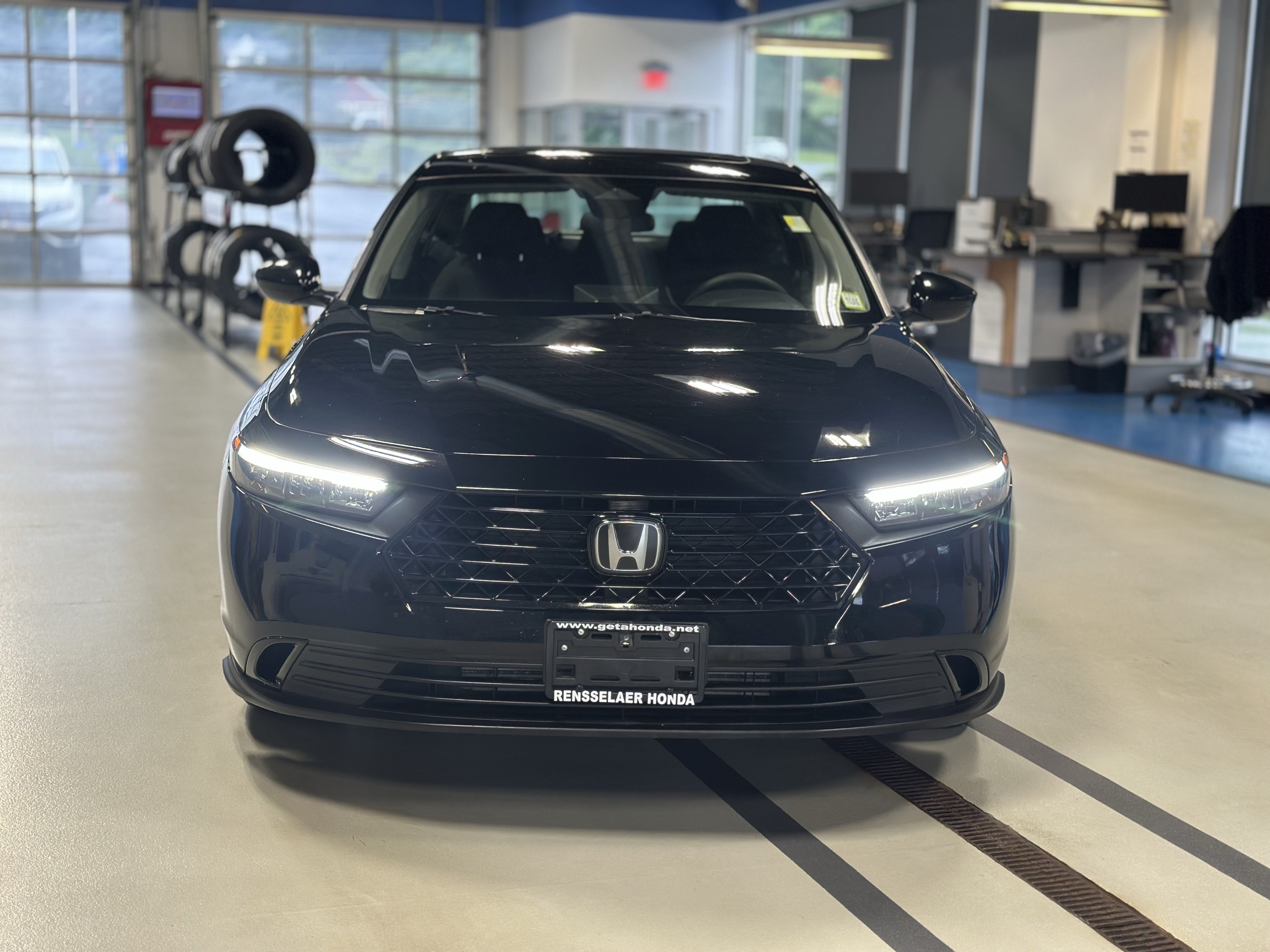 Used 2023 Honda Accord EX image 2