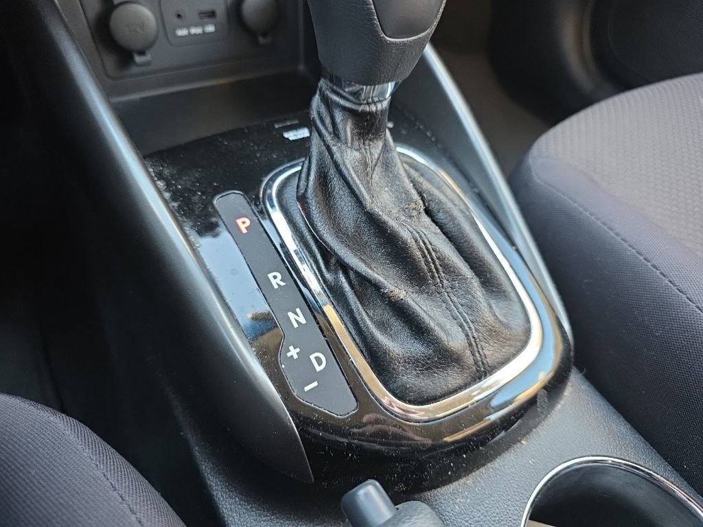 Used 2013 Kia Forte EX image 24