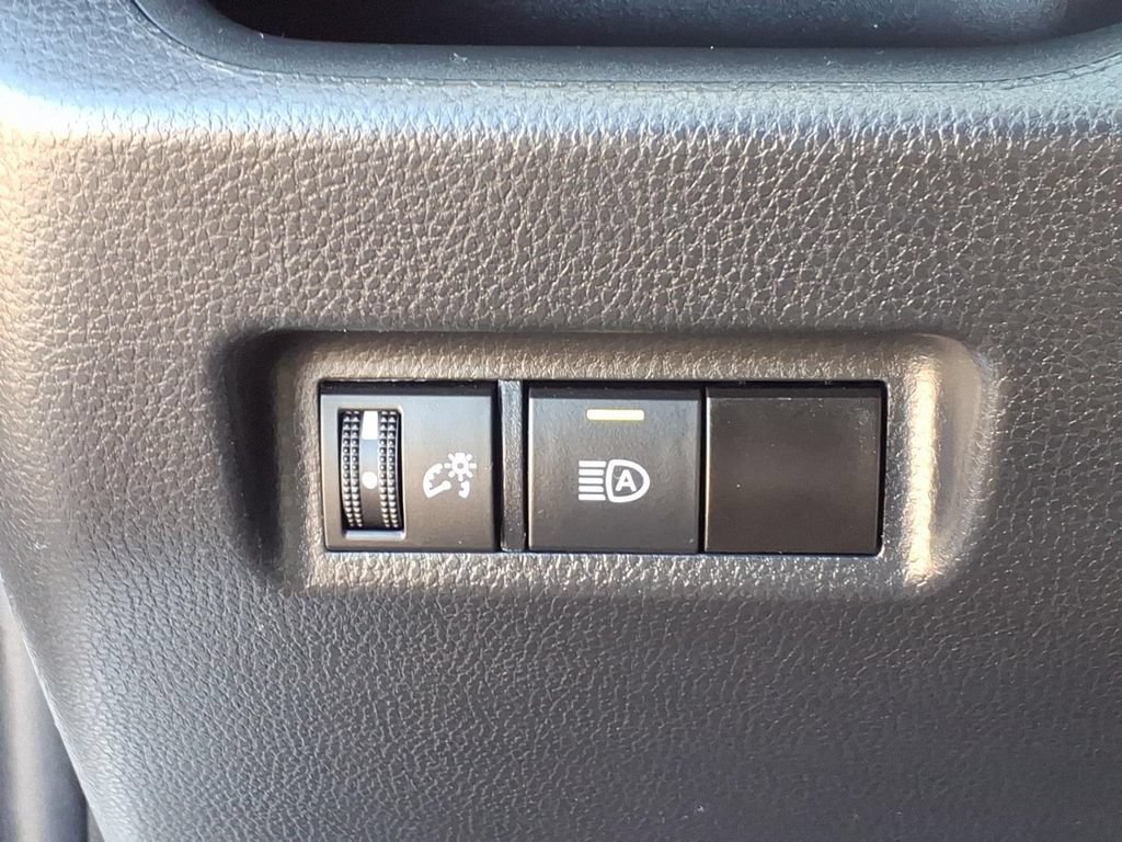 Used 2023 Toyota RAV4 LE AWD/4WD image 16