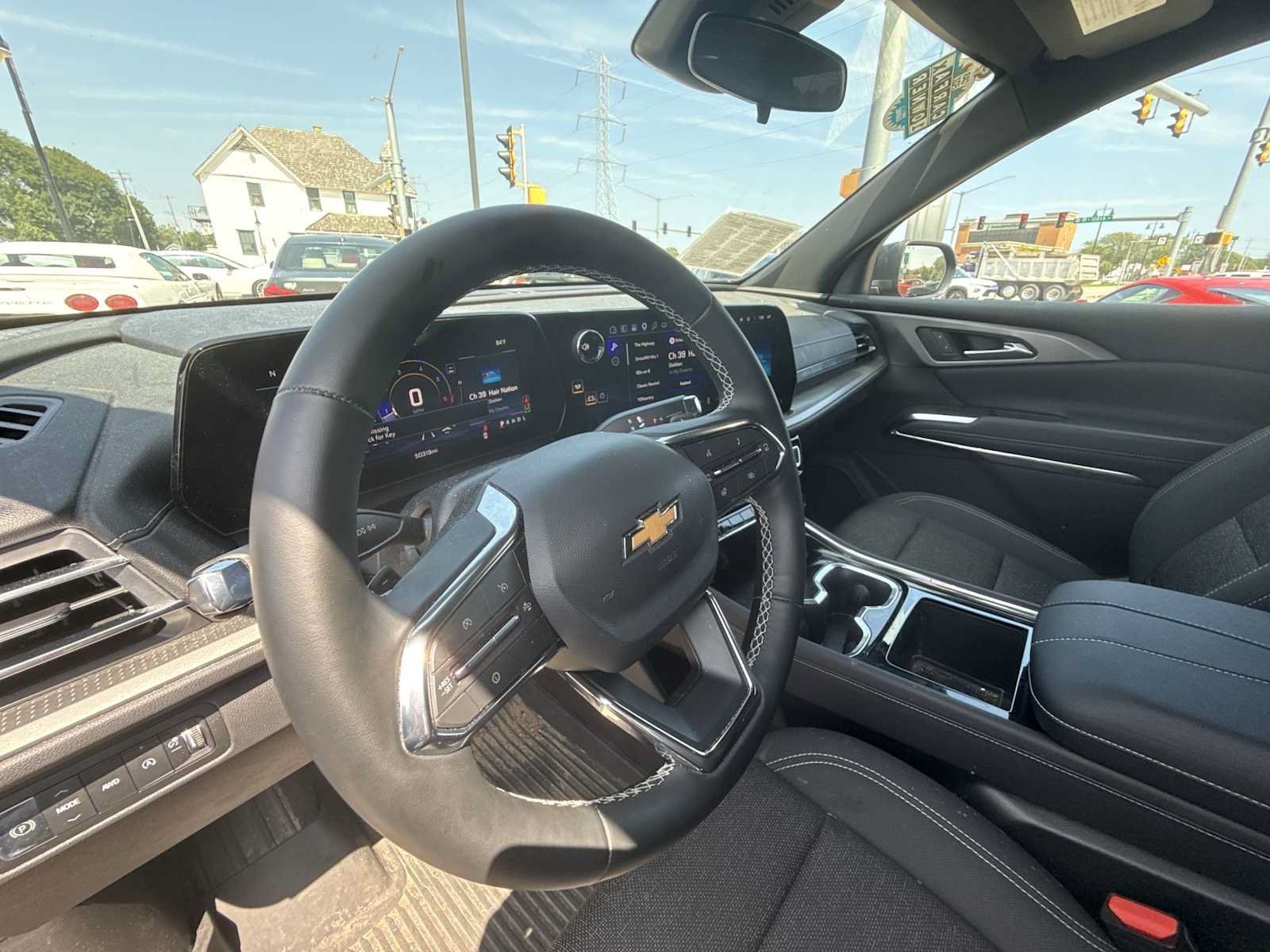 Certified 2025 Chevrolet Traverse LT w/ Driver Confidence Package AWD/4WD image 10