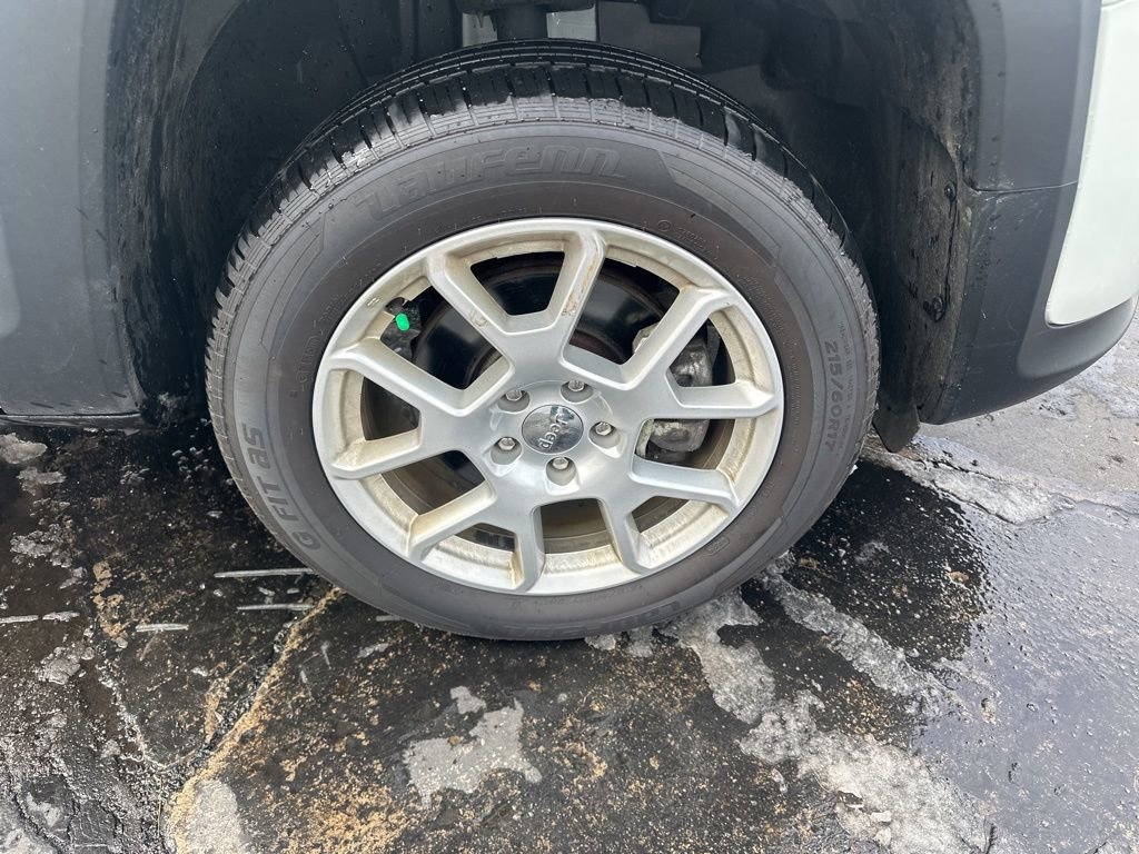 Used 2023 Jeep Renegade Latitude image 40