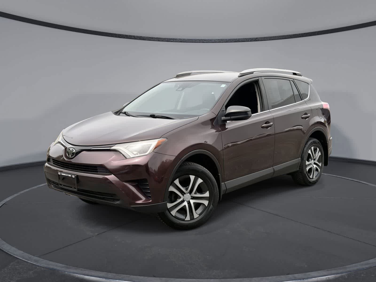 Used 2017 Toyota RAV4 LE w/ All Weather Liner Package AWD/4WD video 1