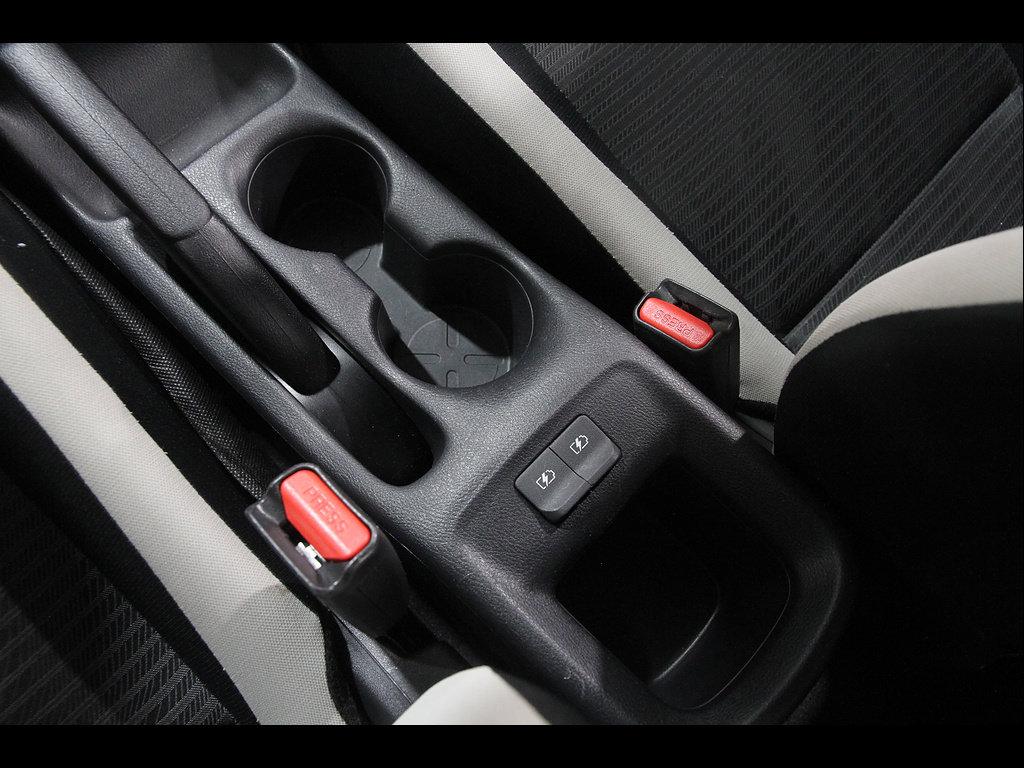 Used 2021 Nissan Versa SV FWD image 15