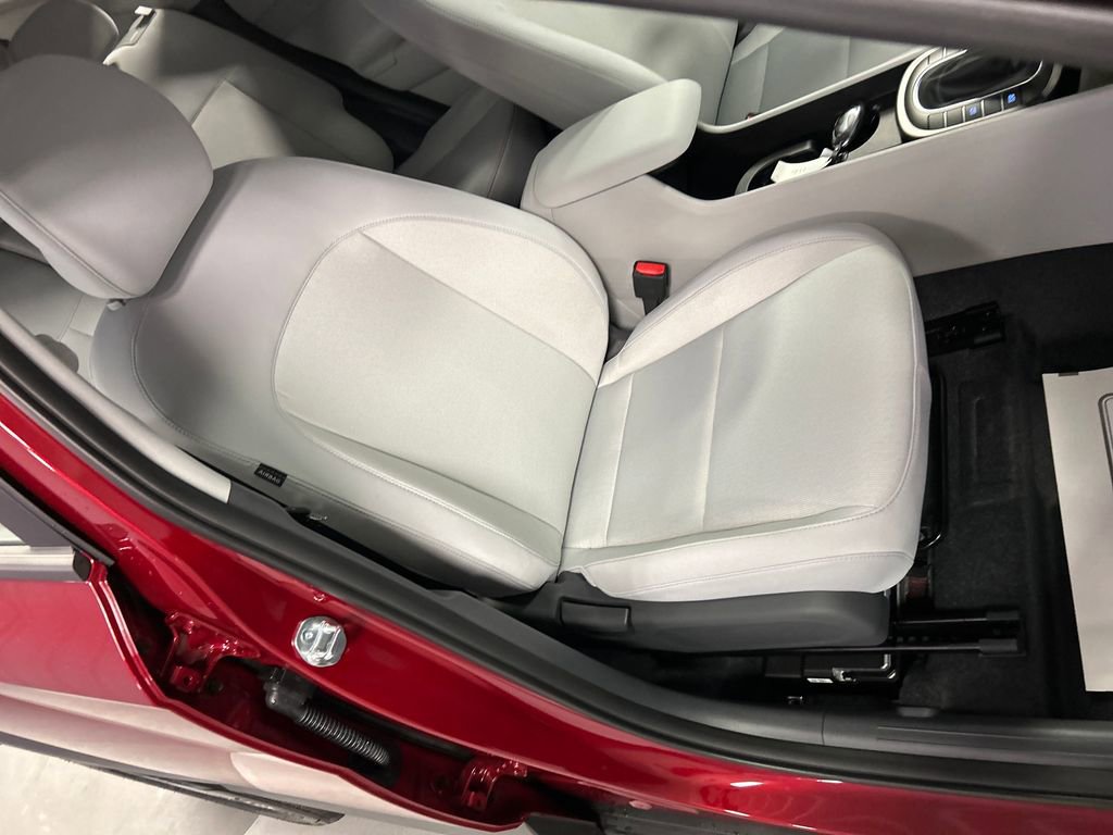 New 2026 Hyundai Kona SE image 23