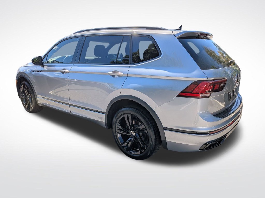 Used 2024 Volkswagen Tiguan SE R-Line AWD/4WD image 6