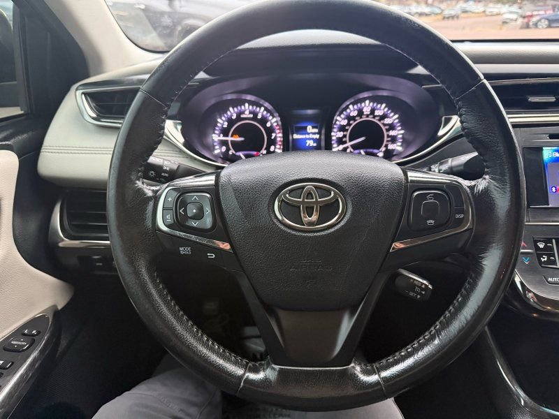 Used 2013 Toyota Avalon XLE image 16