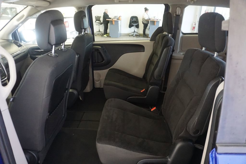 Used 2019 Dodge Grand Caravan SE image 16