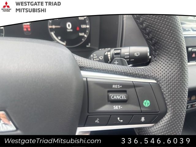 New 2025 Mitsubishi Outlander SE image 20